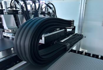 無塵拖鏈應用案例-新能源領域