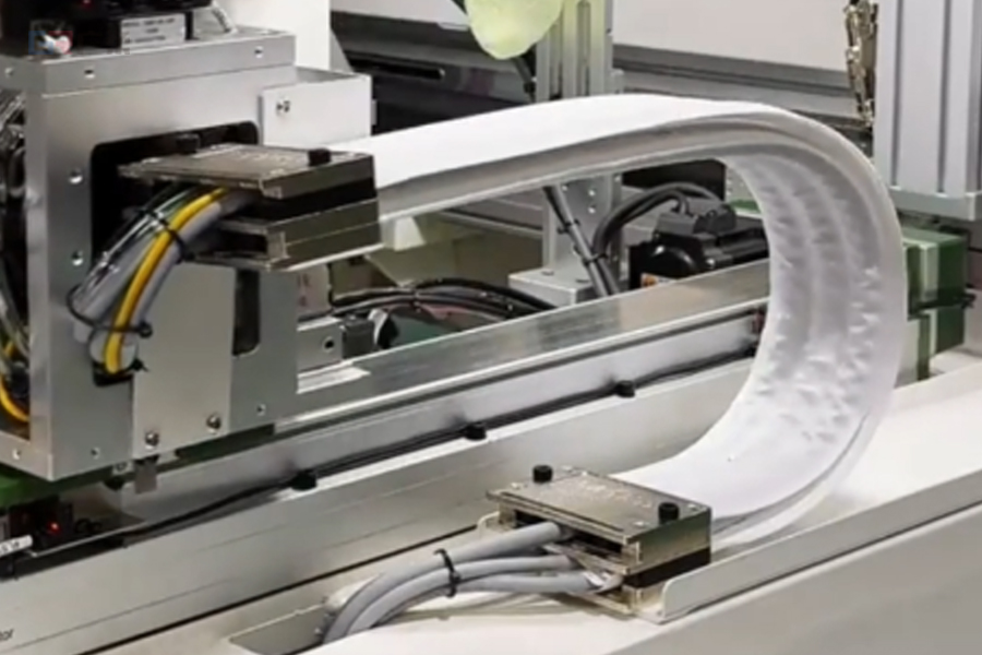 無塵拖鏈應用圖1110-3.jpg
